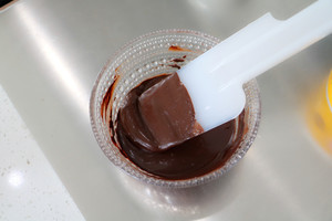  超浓郁巧克力冰淇淋（详细教程的做法）(5)