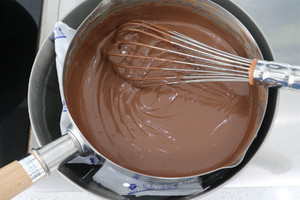  超浓郁巧克力冰淇淋（详细教程的做法）(12)